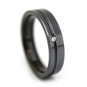 【クリックで詳細表示】(アミダモール)Ami D’amour チタンリング ブラックIP 鏡面仕上げ1本ライン 5mm幅 上面0.01ctダイヤ1石 特注27号 R0148aa-WDA270BK