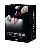  Six Feet Under - The Complete First Season [VHS]