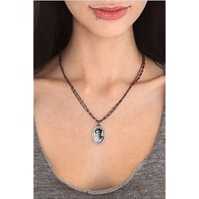 �g���C���C�g�E�T�[�K�F�G�N���v�X/Twilight Saga:Eclipse�@�G�h���[�h�̃l�b�N���X