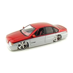 �_�C�L���X�g�J�[ 1996 �V�{���[ �C���p�� SS DUB Metallic Red/Silver 1/18 �i���s�A���i�j
