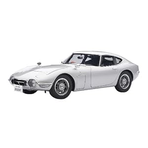 【クリックでお店のこの商品のページへ】Amazon.co.jp | AUTOart 1/18 トヨタ 2000GT (シルバー) | ホビー 通販