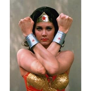 【クリックで詳細表示】ブロマイド写真★海外ドラマ『ワンダーウーマン』リンダ・カーター/腕をクロス