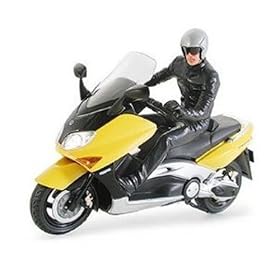 1/24 �X�|�[�c�J�[ No.256 1/24 ���}�n TMAX�ƃt�B�M���A�Z�b�g 24256