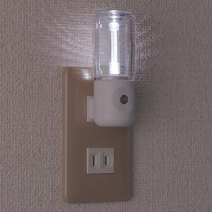 【クリックでお店のこの商品のページへ】ヤザワ センサーナイトライト高輝度白色LED1灯 NL30WH