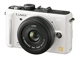 Panasonic �f�W�^�����J���� GF1 �����Y�L�b�g(20mm/F1.7�p���P�[�L�����Y�t��) �V�F���z���C�g DMC-GF1C-W
