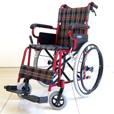 圧倒的な女性支持を集めています！ラズベリー 自走式 アルミ 車椅子 ＳＧマーク認定工場製品 ノーパンクタイヤ コンパクト 折りたたみ式 超軽量 介助用としても！【B110-ARB】
