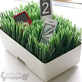 �S�ăM�[�N�Eeco�̏Ռ���ThinkGeek�̊ϗt�A�����Ή��[�d�X�e�[�V���� - Grassy Lawn Charging Station -