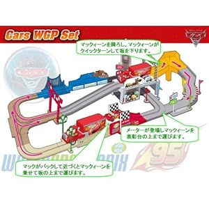 【クリックで詳細表示】ディズニー カーズ トミカ 走って！運んで！にぎやかロード