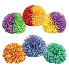 �N�b�V���{�[���@Kooshball ���M�����[�T�C�Y