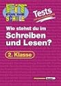 Das Testheft: Wie stehst du im Schreiben und Lesen? �2. Klasse trainiert in 15 Tests den Deutschstoff des zweiten Schuljahres. Jede Doppelseite enth�lt Aufgaben in Form eines Tests, wie er auch in der Schule vorkommen k�nnte. In den �berschriften findet man das jeweilige Deutschthema. So kann man zu Hause ohne Pr�fungsangst und in gewohnter Umgebung in Ruhe eine "Klassenarbeit" schreiben.