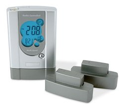 DVD Player: Oregon Scientific RMB 383 Funkreisewecker f�r weltweiten Funkempfang, Thermometer Innen