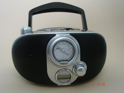 Kamerazubeh&ouml;r: Bench KH 222 Tragbarer CD-Radio Player im Retro Design