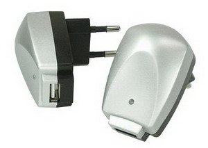 Audio und Video: USB Power Strom Adapter 230V Volt AC auf 5V DC aus der Steckdose Handy Mac MP3 ipod Player