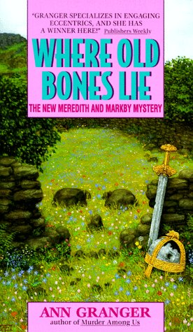 Where Old Bones Lie (Meredith and Markby Mysteries (Paperback)) Cover